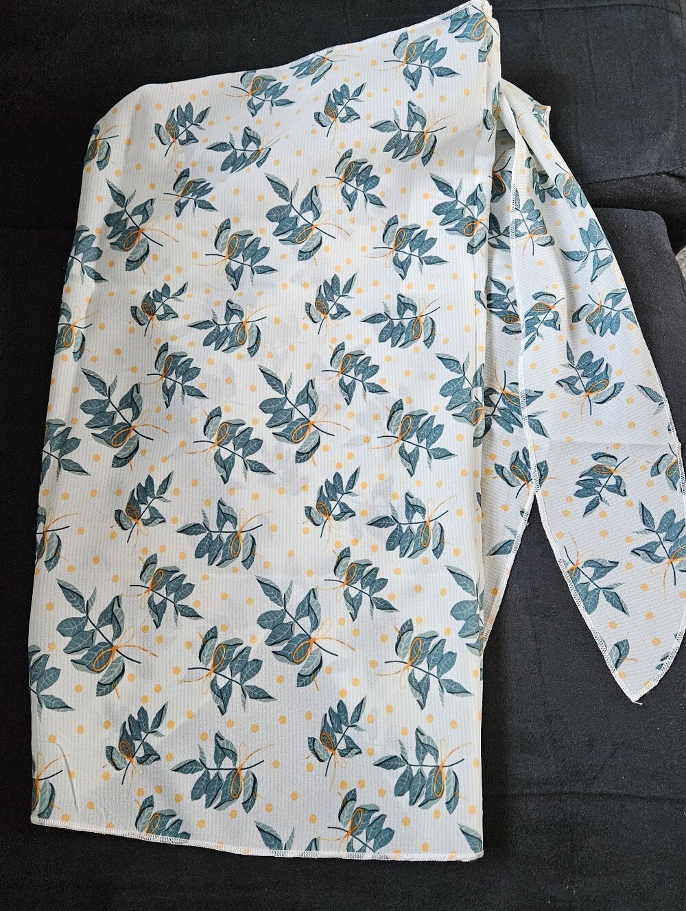 NWT Yincro Cream-colored Sarong With Floral Branch Pattern, Size XL